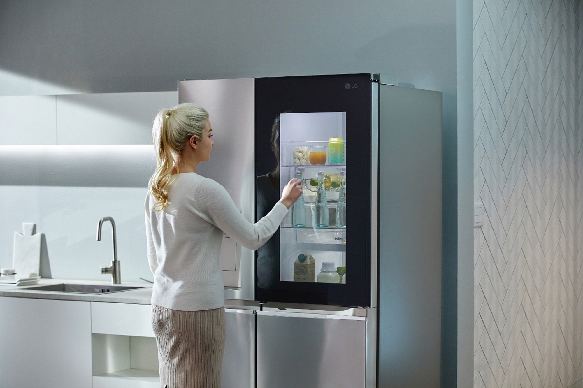 استفاده از به¬روزترین فناوری¬ها در یخچال فریزرهای LG Instaview برای حفظ راحتی و ارتقا سطح بهداشت کاربران