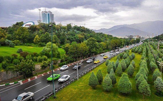 اجرای طرح جهادی فضای سبز در محورهای اصلی شمال تهران