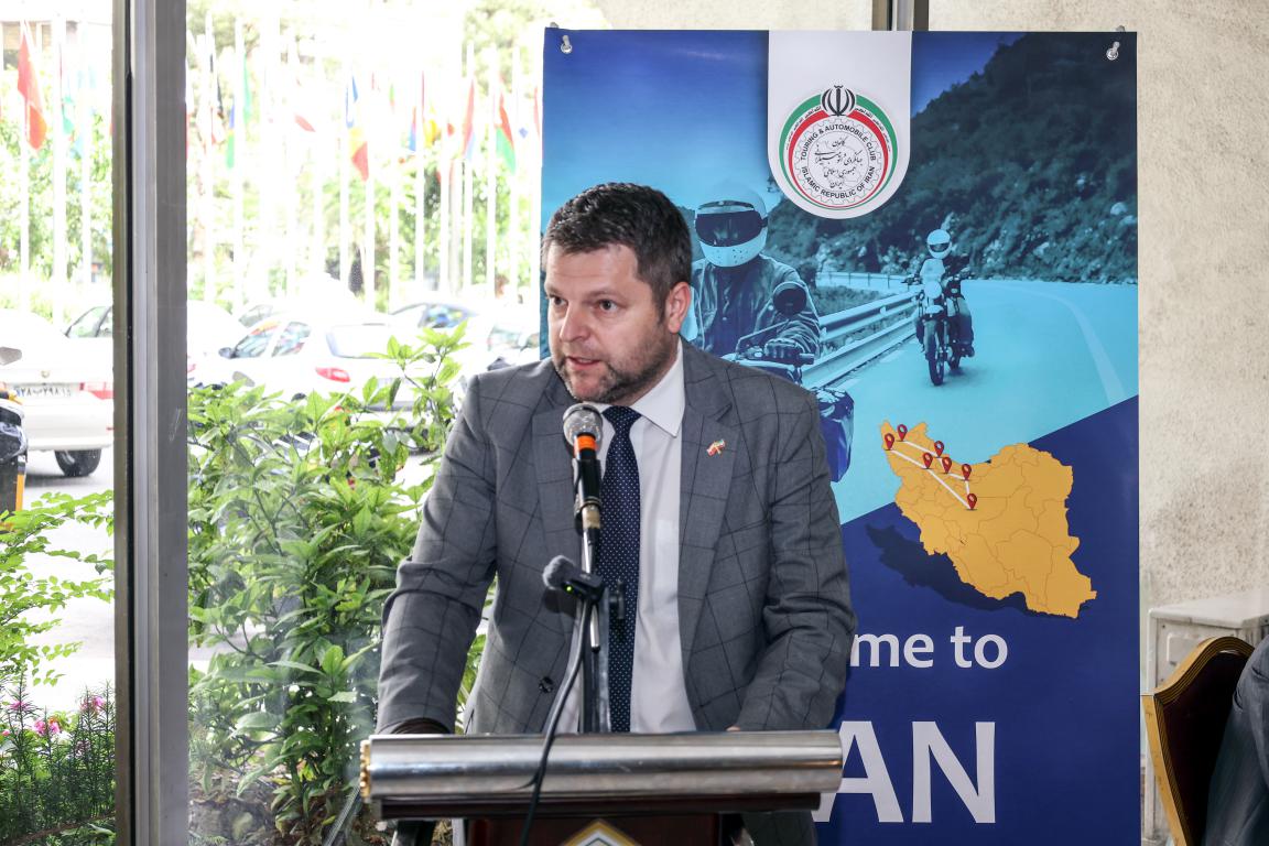 بدرقه کاروان موتورسواران لهستانی با پیام دوستی، قدردانی و معرفی زیبایی‌های ایران