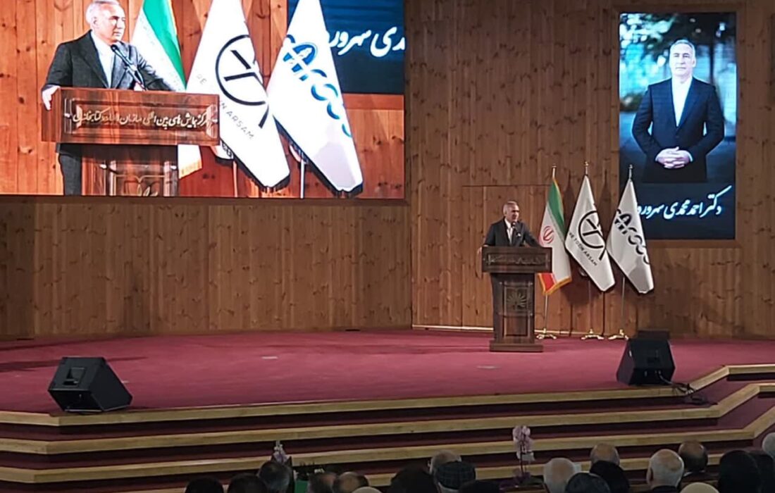 آیین نکوداشت دکتر احمد محمدی سهروردی و نمایشگاه خوشنویسی و رونمایی کتاب اشراق می شوم برگزار شد