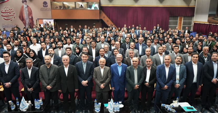 نقش شبکه فروش در توسعه فرهنگ بیمه بی‌بدیل است / ۵۳ همت فروش؛ بیمه دی در مسیر افتخار