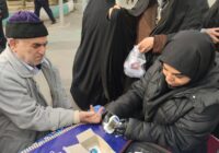 از «عمو روحانی» تا پایش سلامت؛ استقبال نمازگزاران از میز خدمت شهرداری منطقه یک در نماز جمعه